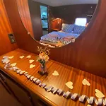 Hotel na wodzie Yacht Amavida - Jacht - Traumzeitboot - Exklusiver Festanlieger In Perfekter Lage Auf Dem Scharmuetzelsee *