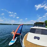 Hotel na wodzie Yacht Amavida - Jacht - Traumzeitboot - Exklusiver Festanlieger In Perfekter Lage Auf Dem Scharmuetzelsee