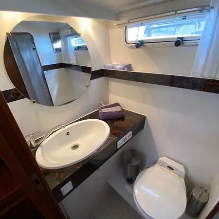 Yacht Amavida - Jacht - Traumzeitboot - Exklusiver Festanlieger In Perfekter Lage Auf Dem Scharmuetzelsee
