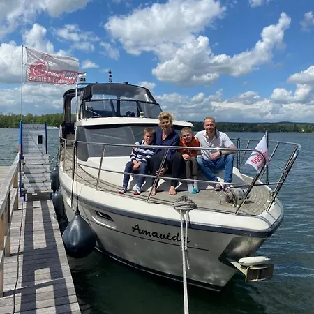 Hotel na wodzie Traumzeitboot4 Auf Dem Scharmuetzelsee *