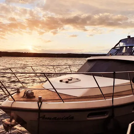 Traumzeitboot Amavida Yacht Auf Dem Scharmuetzelsee Bådhotel Bad Saarow