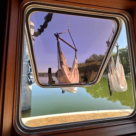 Yacht Amavida - Jacht - Traumzeitboot - Exklusiver Festanlieger In Perfekter Lage Auf Dem Scharmuetzelsee Båthotell Bad Saarow