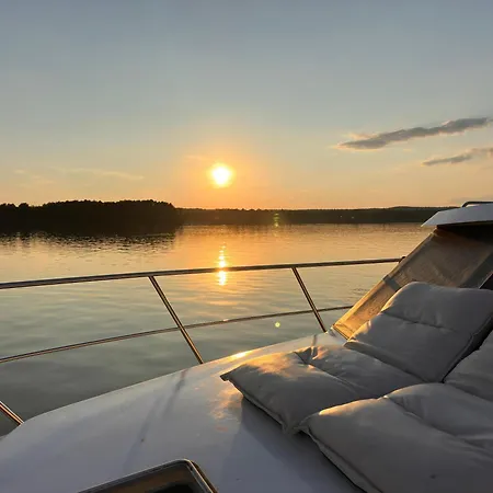 Båthotell Yacht Amavida - Jacht - Traumzeitboot - Exklusiver Festanlieger In Perfekter Lage Auf Dem Scharmuetzelsee Bad Saarow