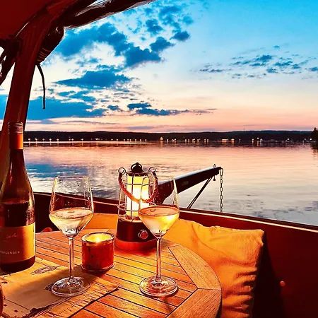 Traumzeitboot Amavida Yacht Auf Dem Scharmuetzelsee