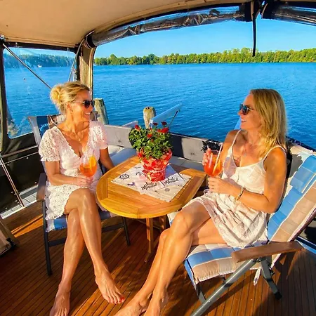 Yacht Amavida - Jacht - Traumzeitboot - Exklusiver Festanlieger In Perfekter Lage Auf Dem Scharmuetzelsee Bad Saarow