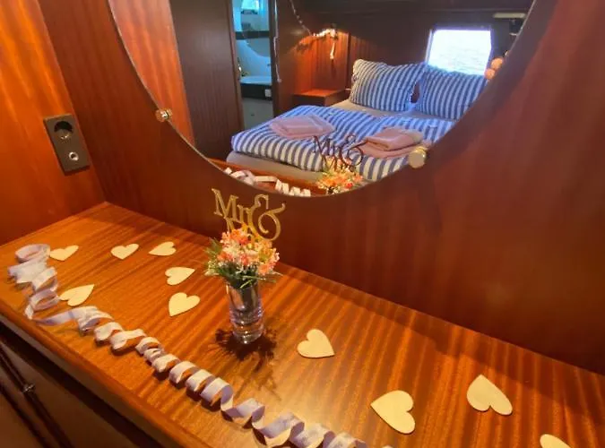 船屋 Yacht Amavida - Jacht - Traumzeitboot - Exklusiver Festanlieger In Perfekter Lage Auf Dem Scharmuetzelsee *