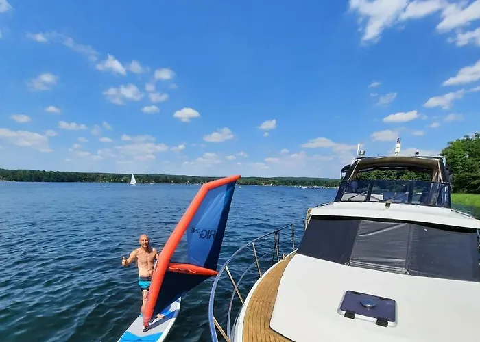 船屋 Traumzeitboot Amavida Yacht Auf Dem Scharmuetzelsee