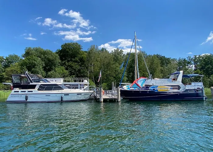 Traumzeitboot Amavida Yacht Auf Dem Scharmuetzelsee 巴特萨罗皮斯库夫