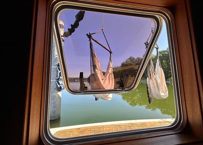 Yacht Amavida - Jacht - Traumzeitboot - Exklusiver Festanlieger In Perfekter Lage Auf Dem Scharmuetzelsee Bateau-hôtel Bad Saarow