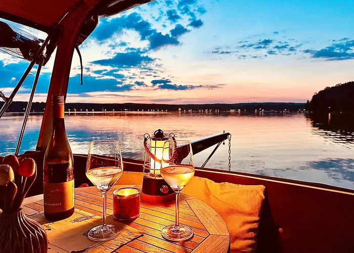 Yacht Amavida - Jacht - Traumzeitboot - Exklusiver Festanlieger In Perfekter Lage Auf Dem Scharmuetzelsee